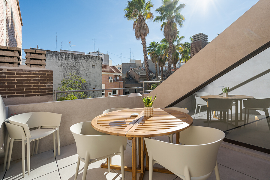 terraza del piso de 4 habitaciones del Edificio Lérida 8.